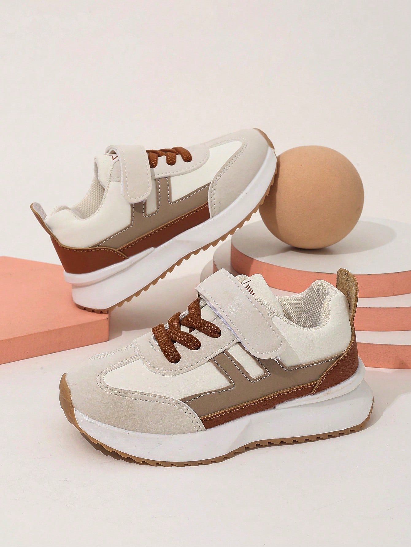 Soft sports shoes for infants from 1-3 years old, casual white sports shoes that both genders can wear