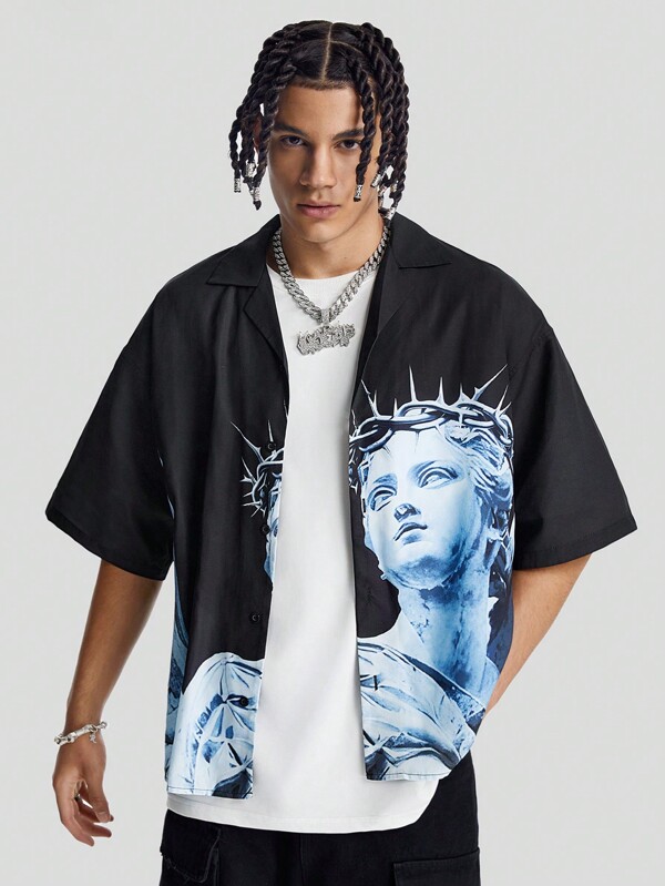 Manfinity RebelGame Camisa de verano informal de manga corta, ajuste suelto, tejida, con estampado digital para hombres