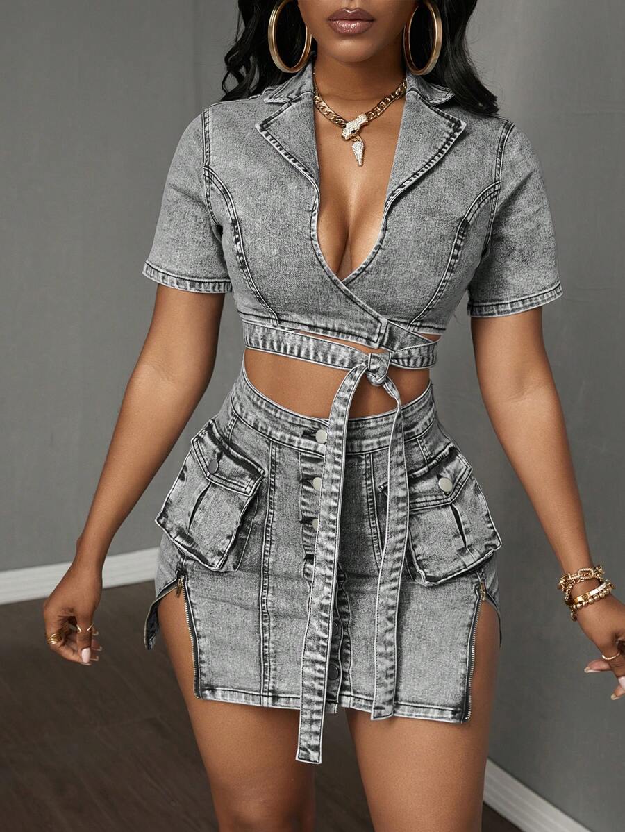 Slaydiva 女士夏季翻领短袖扭纹镂空工装口袋性感牛仔连衣裙 - 淺灰色 - 查看 1