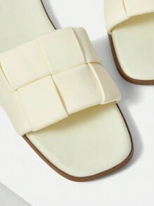 MOTF PREMIUM 女士舒适简约编织卡其色平底凉鞋