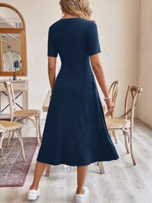 SHEIN Frenchy Women Earthy Clothes Work Women Dresses Mother Day Dress Casual Short-Sleeve Round Neck Summer Black Long Dress,Commute,Office,Old Money,Simple,Minimalist,