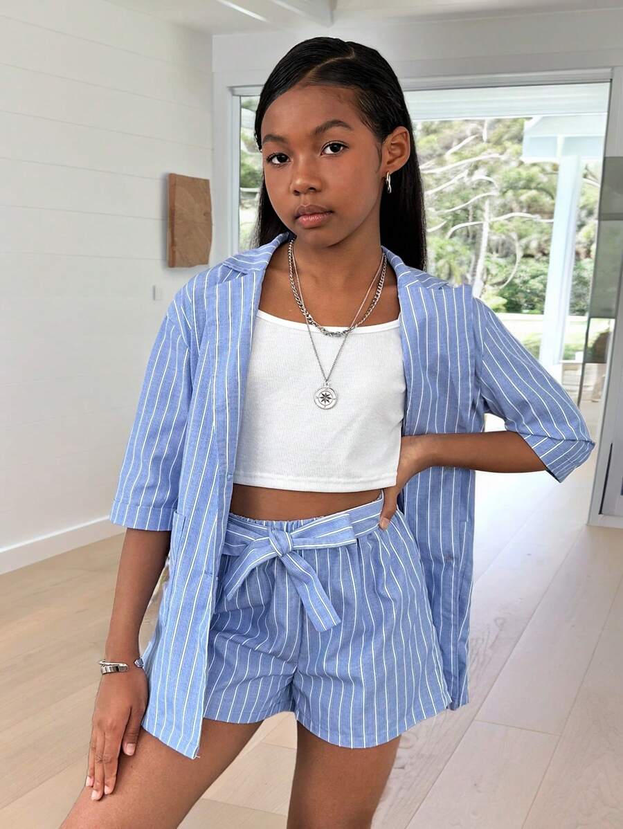 SHEIN Conjunto de blazer de manga corta a rayas y pantalones cortos para niñas preadolescentes para el trabajo - Azul - Ver 1