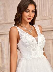 SHEIN Belle Elegante, hermoso y romántico vestido de novia blanco con encaje francés insertado, decorado con fruncido de tul y espalda descubierta, con dobladillo de línea A extragrande y de longitud hasta el suelo - Blanco - Ver 3