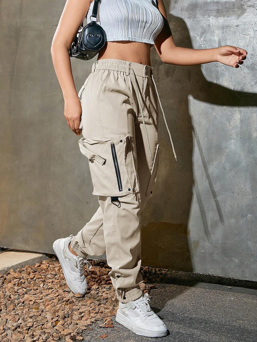 女士Y2K风格松紧腰抽绳工装裤，带翻盖口袋、拉链细节、金属纽扣和侧开衩 - 杏色 - 查看 1
