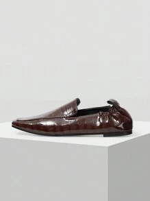 MOTF PREMIUM ZAPATOS DE MOCASÍN PLANOS CON PLIEGUES ESTAMPADOS CON COCODRILO MARRÓN DE PARA MUJER - Marrón Chocolate - Ver 1