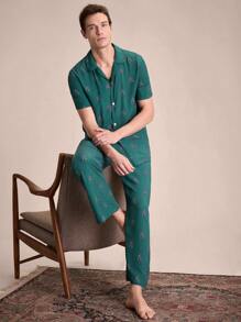 EverLounge Conjunto de uso casual en el hogar con camisa de manga corta con botones con estampado total y pantalones para hombres - Verde - Ver 7