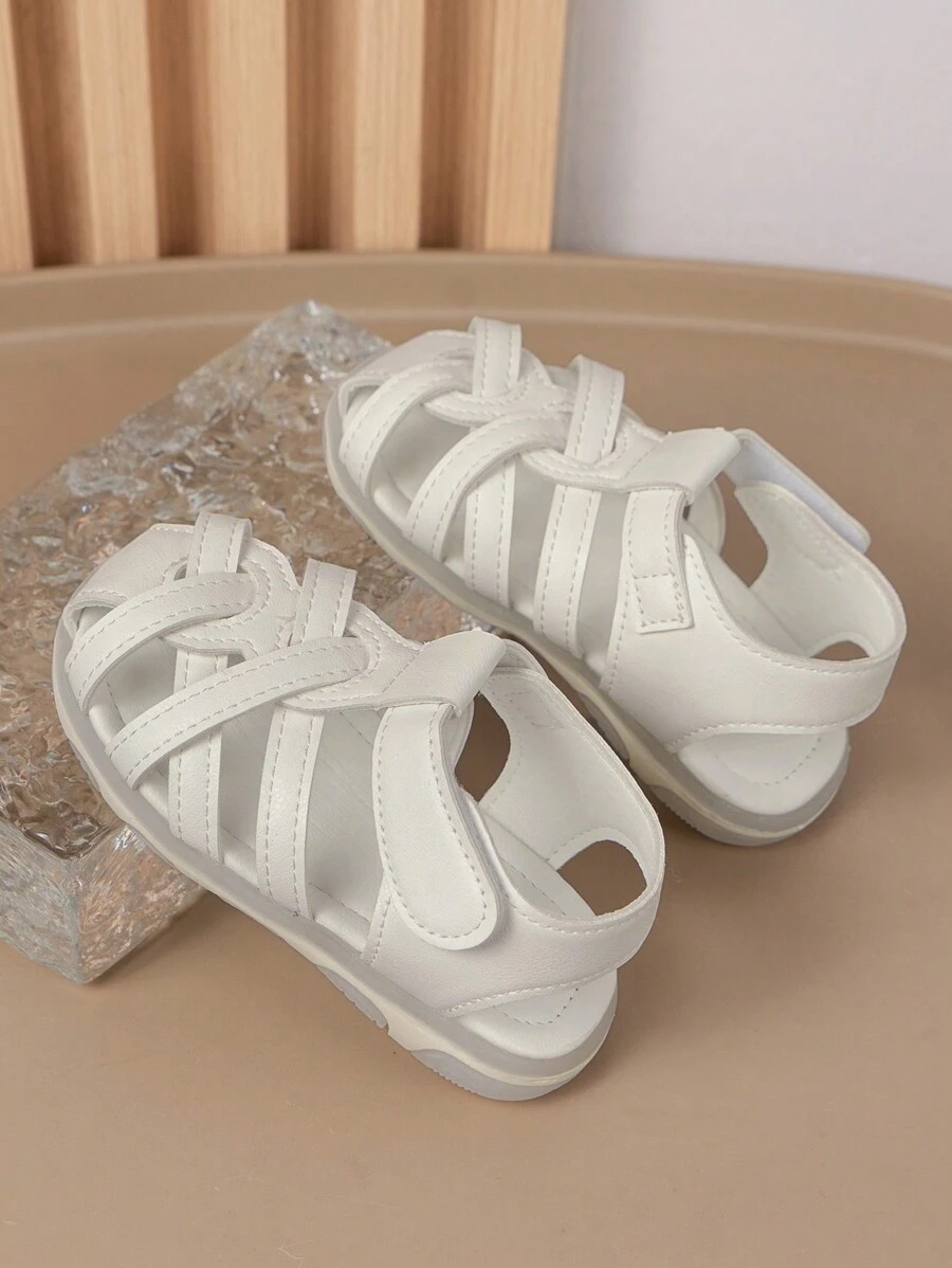 1pair Comfortable White Strap Decoration Fashionable Baby Sandals