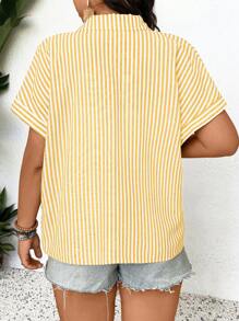SHEIN Frenchy Camisa de manga corta con botones delanteros, estampado de rayas y estilo bohemio, tallas grandes, de vuelta al colegio - Amarillo - Ver 5