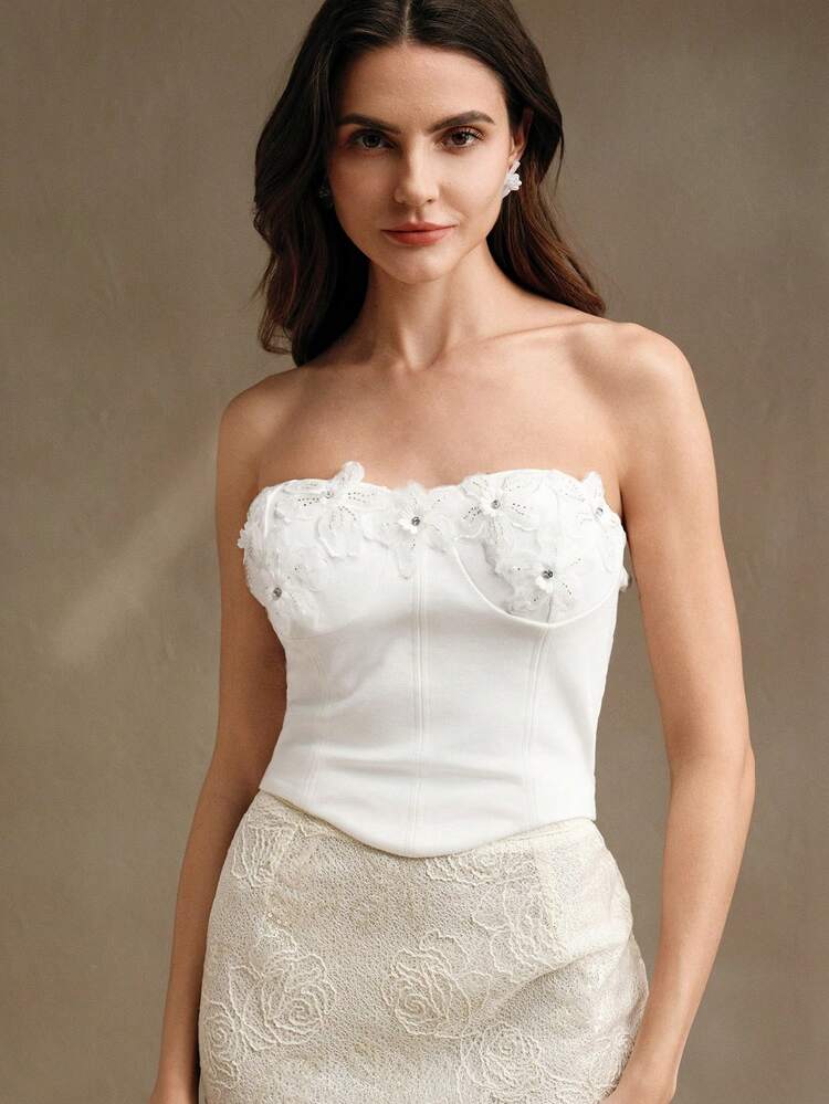 Elegant Floral 3D Decor White Cropped Tank Top For Women