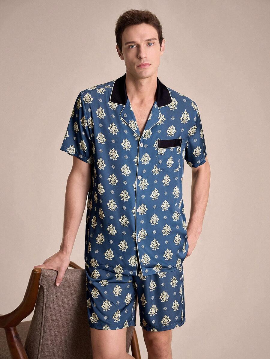 SHEIN EverLounge Conjunto de pijama casual para hombre con camisa y pantalones cortos con estampado all-over
