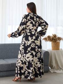 SHEIN Cottnline Plus Size Monochrome Print Made Of Woven Fabric With Belt Accessories - Black and White - View 2