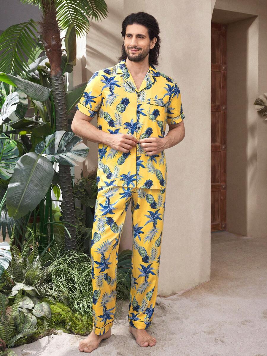 Manfinity Underwear&Sleepwear Basics Set pigiama uomo con camicia a maniche corte con colletto alla coreana, bottoni, tasche e stampa floreale e pantaloni - Giallo - Visualizzare 1