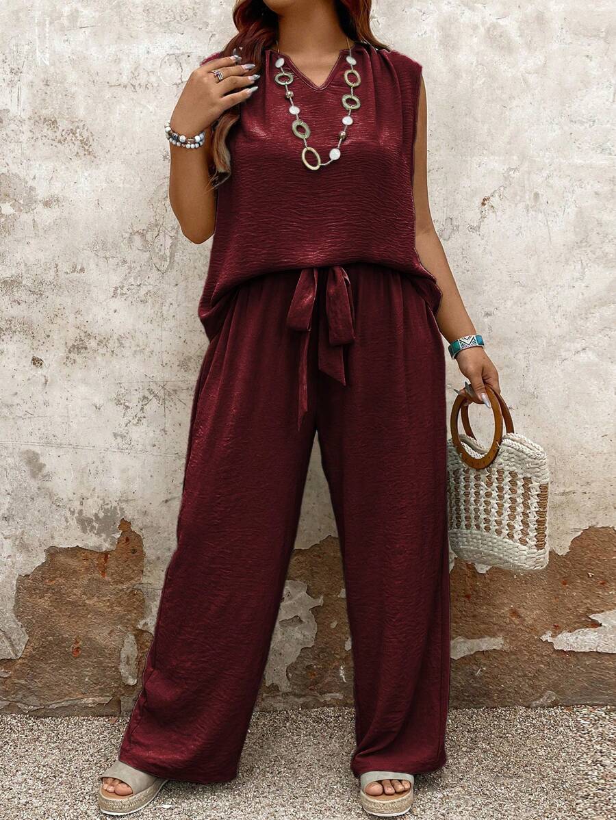 Conjunto de 2 piezas de talla grande, top sin mangas de cuello en V y pantalones rectos de pierna informal con lazo - Burdeos - Ver 1
