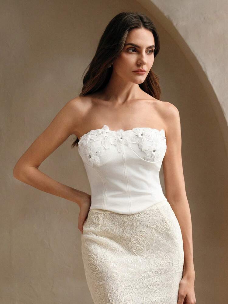 Elegant Floral 3D Decor White Cropped Tank Top For Women