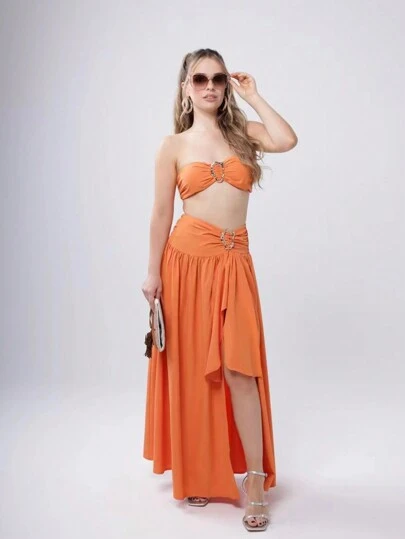 Twin Melody X SHEIN Zolique 純色無肩帶上衣 + 有飾品褶皺裙，休閒旅遊外出套裝