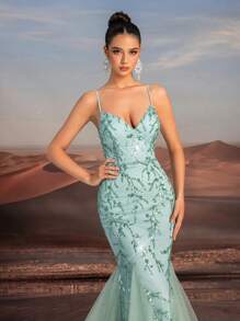 Glamrae Elegante vestido largo de fiesta/formal con diseño de sirena, busto con flor brillante verde, panel de malla (muy adornado) - Verde - Ver 1