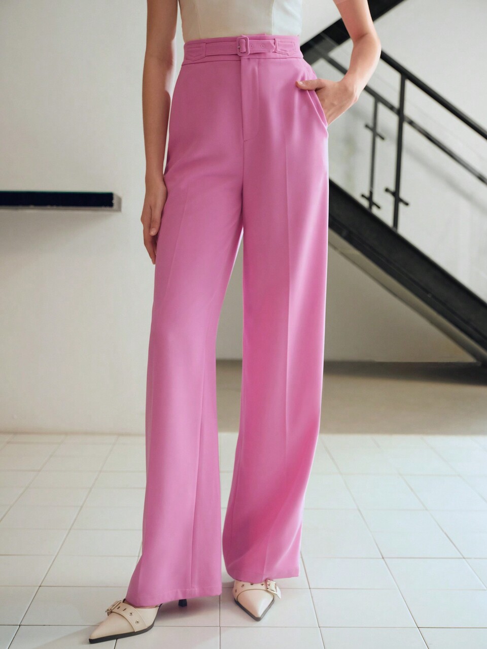 MOTF STUDIO SOLID BUCKLE WAIST SLANT POCKET SEAM FRONT SUIT PANTS