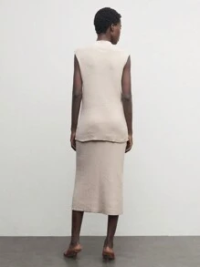 BizChic 杏色无袖圆领直筒针织办公套装 - 杏色 - 查看 2