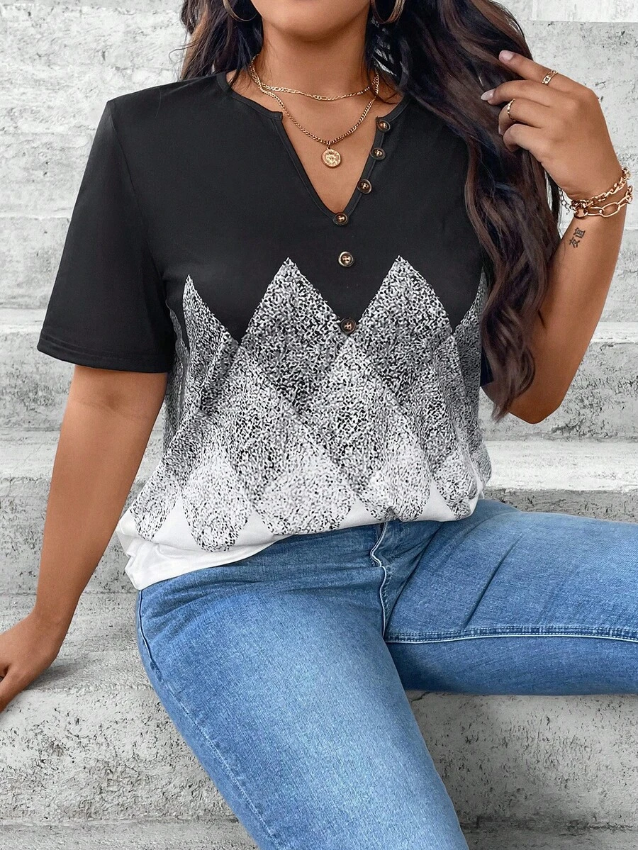 SHEIN LUNE 大码 V 领花卉印花短袖休闲 T 恤，夏季 - 彩色 - 查看 1