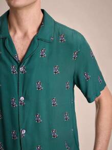 EverLounge Conjunto de uso casual en el hogar con camisa de manga corta con botones con estampado total y pantalones para hombres - Verde - Ver 3