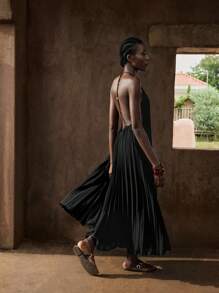 Maija 女士宽松露背百褶下摆连衣裙 - 黑色 - 查看 4