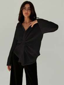 Aloruh 优雅轻盈长袖防晒简约扭纹设计衬衫 - 黑色 - 查看 1