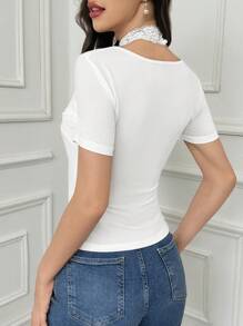 Modelyn Camiseta de alta moda con cuello cuadrado, adorno de encaje, mangas cortas con volantes y tirantes para mujer - Blanco - Ver 2