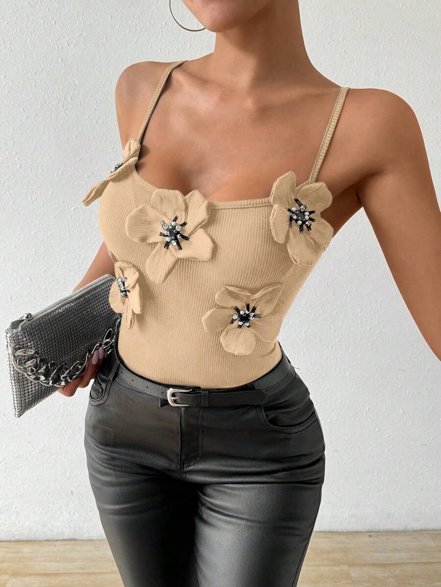 Chiquease 女式夏季针织吊带背心，带装饰性 3D 花朵和肩带 - 卡其色 - 查看 1