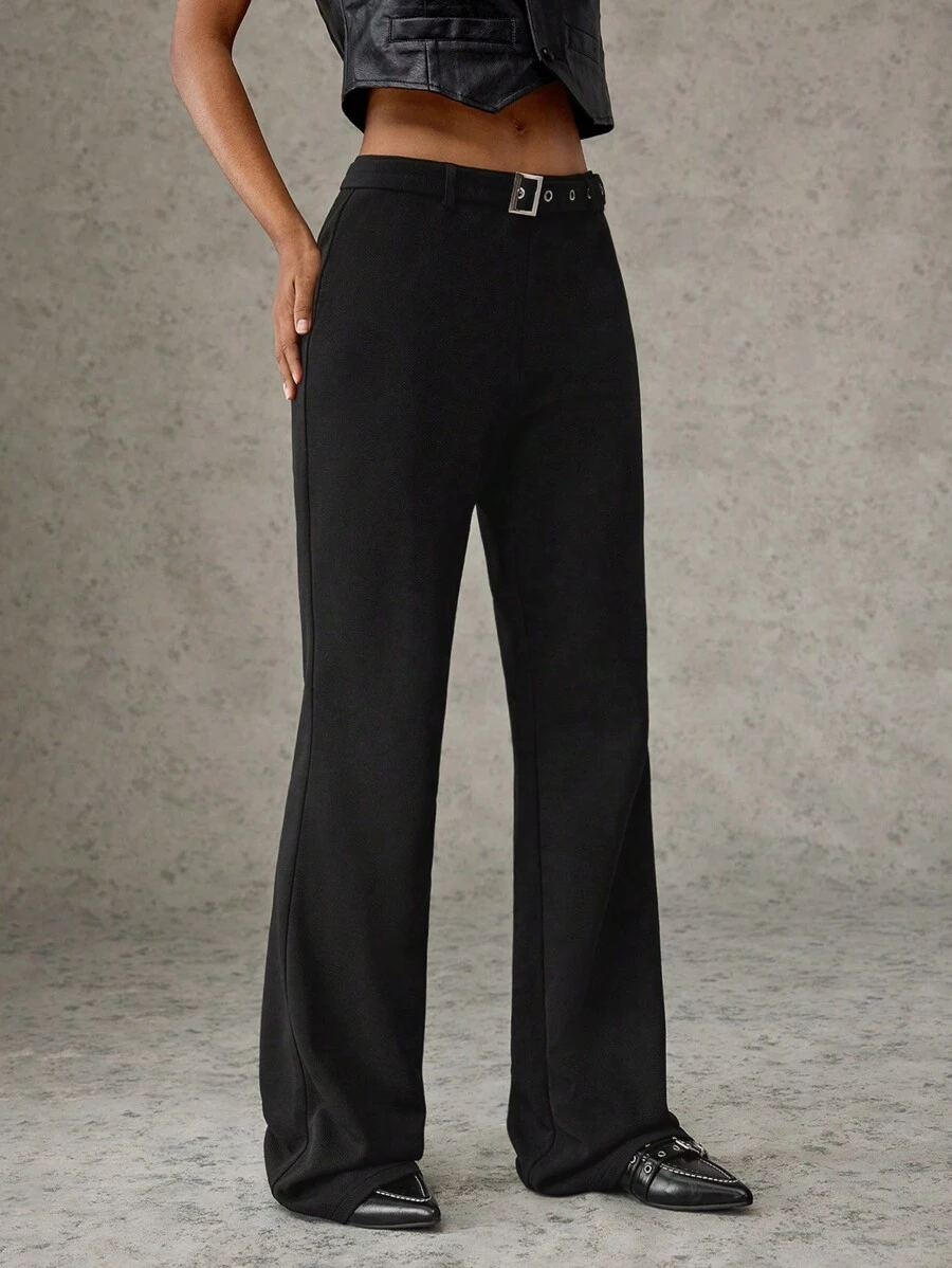 Forever 21 夏季、秋季和冬季女士黑色低腰/长腿/喇叭裤/返校/返校节/约会之夜/早午餐/办公室服装/Y2k/文艺复兴/喇叭裤/纯色/小码/正装裤/教师裤/直腿裤/配腰带 - 白色 - 查看 1