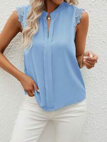 SHEIN Clasi Blusa sin mangas de unicolor con cuello en V y parche de encaje para mujeres - Celeste - Ver 6