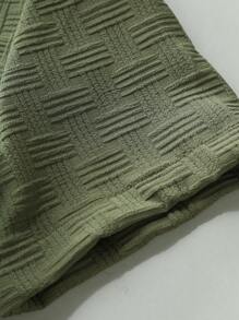 Manfinity RSRT Men's Summer Casual Solid Color Textured Short Sleeve Shirt And Shorts 2pcs Set - Army Green - View 4