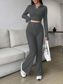 SHEIN EZwear Conjunto de dos piezas de top corto de un solo color y pantalones acampanados - Gris - Ver 3