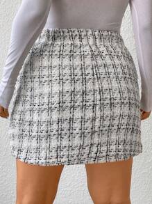 SHEIN CURVE+ Plus Size Women's High Waist Faux Button Plaid Asymmetrical Hem Tweed Skirt