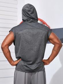 Manfinity Fitness Regata Esportiva com Capuz e Estampa de Letra para Homens Plus Size, Verão - Multicolorido - Visão 2