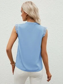 SHEIN Clasi Blusa sin mangas de unicolor con cuello en V y parche de encaje para mujeres - Celeste - Ver 2