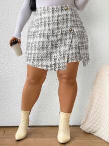 SHEIN CURVE+ Plus Size Women's High Waist Faux Button Plaid Asymmetrical Hem Tweed Skirt