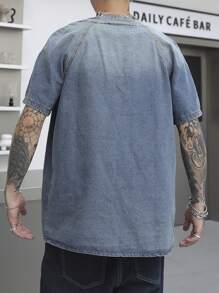 Manfinity Roghcode Men's Button Down Short Sleeve Ombre Letter Print Casual Denim Shirt - Blue - View 2