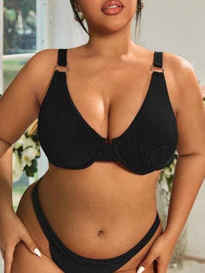 SHEIN Swim Curve Summer Beach Plus Size Solid Color Fashionable Bikini Top With Buckle Design