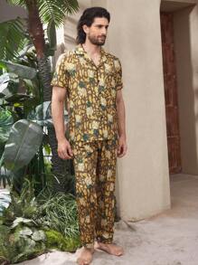 Manfinity ChillVibe Men's All-Over Print Short Sleeve Loungewear Set