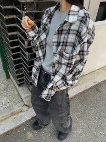 DAZY Women's Plaid Button-Up Loose Fit Long Sleeve Shirt