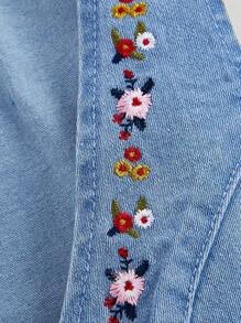 SHEIN MOD 大码甜心领系带无袖刺绣时尚牛仔上衣，适合文艺复兴集市、圣诞节、感恩节、外出等场合。 - 淺色水洗藍 - 查看 3