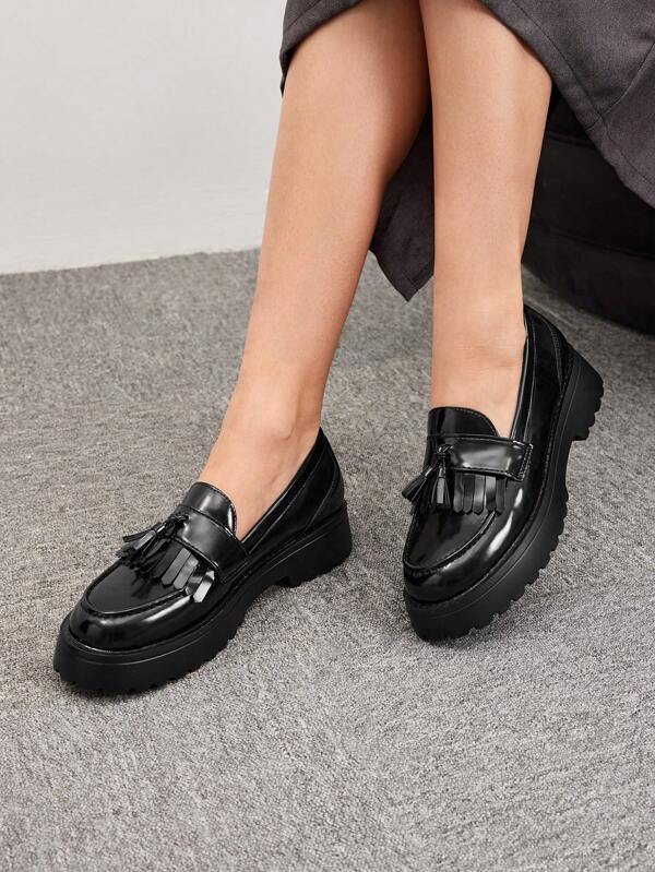 CUCCOO BIZCHIC Tassel Decor Flat Loafers For Summer Vacation Shoes Summer Back To School Shoes College Student Shoes Elegant Basics Business Casual Business Chic Spring Shoes Spring Break Easter