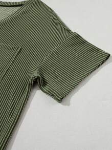 CILKOO Women's Loose Twist Textured V-Neck Short Sleeve T-Shirt, Spring/Summer - Green - View 9