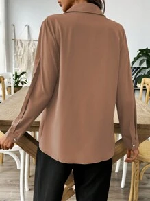 SHEIN LUNE Áo sơ mi dài tay có túi màu trơn phía trước dành cho nữ - màu nâu - Xem 2