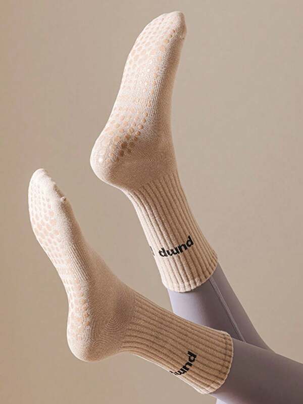 1/2pairs Yoga Socks Minimalist And Casual Solid Color Fabric Sports Socks Sweat-Absorbing Yoga Socks Mid-Calf Non-Slip Sports Socks Indoor Dance Gymnastic Pilates Socks