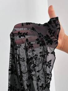 SHEIN EZwear Falda negra de talla grande para mujer con estampado floral, corte con abertura lateral, cordón ajustable en dobladillo