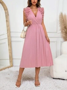 SHEIN Privé Vestido elegante y romántico para uso diario de mujer, para citas, de verano con ribete de volantes en el borde, cuello en V, cintura plisada y sin mangas en longitud media