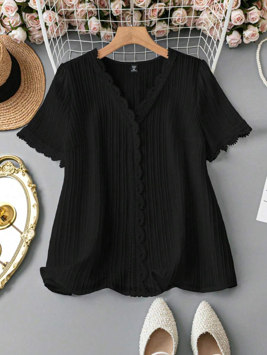 SHEIN LUNE Plus Size Women's Loose Fit Short Sleeve Lace Splice V-Neck Shirt, Summer