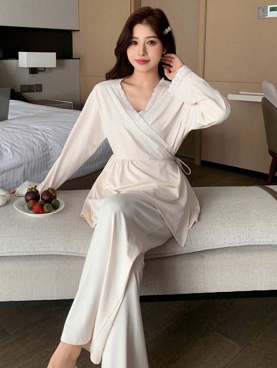 DAZY Women's Solid Color Simple Lace Patchwork Pleated Collar Sleepwear Set