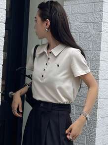 DAZY Women Plain Simple Daily Wear V-Neck Embroidery Decor Short Sleeve T-Shirt